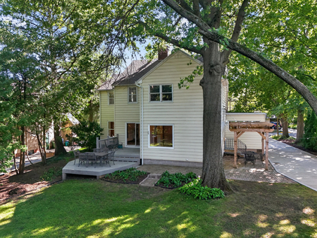 Next Photo